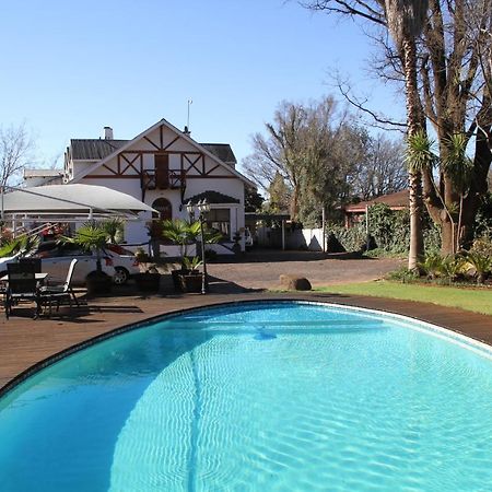 The Oak Potch Guesthouse Potchefstroom Buitenkant foto