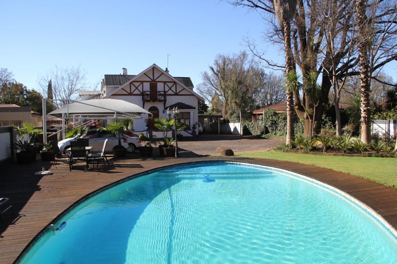 The Oak Potch Guesthouse Potchefstroom Buitenkant foto