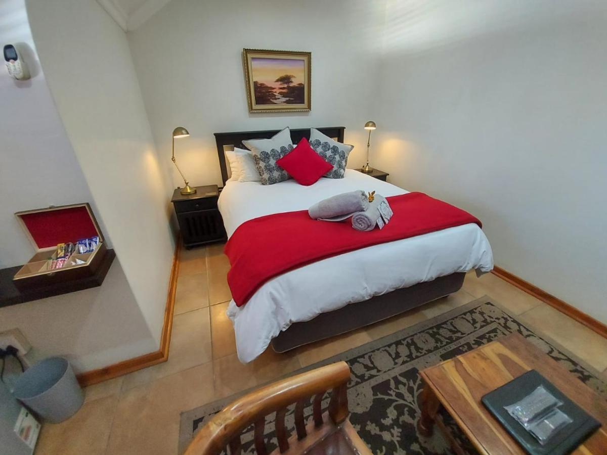 The Oak Potch Guesthouse Potchefstroom Buitenkant foto